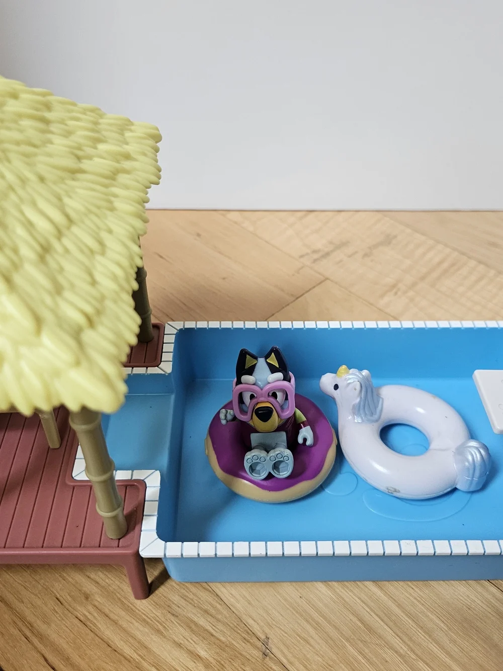 Small Pets Pool Playset Accessory - Blue and Pink